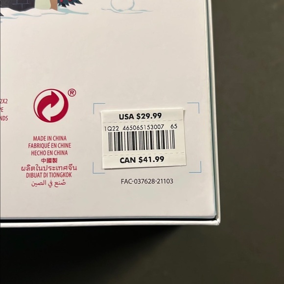 Disney store Walts Lodge with Mickey and Pals Christmas Ornaments set of… - Picture 5 of 8